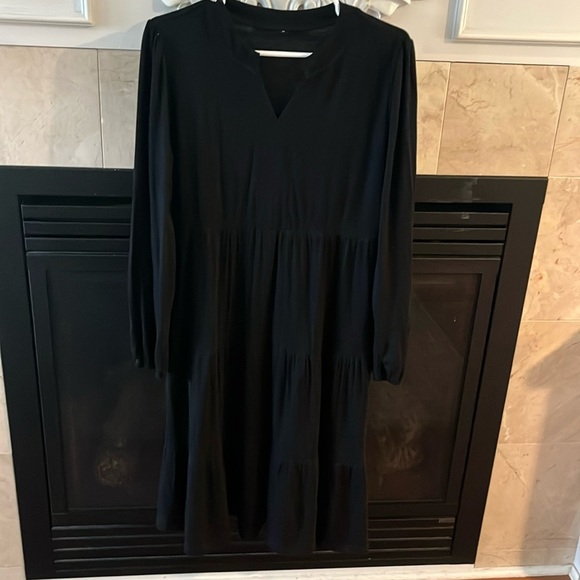 Dresses & Skirts - Black Long Sleeve Dress